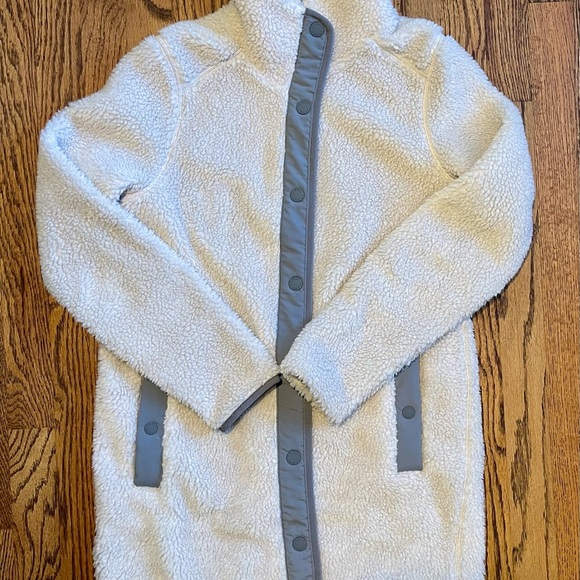 L.L. Bean Women's Bean's Sherpa Fleece Coat - Picture 2 of 7